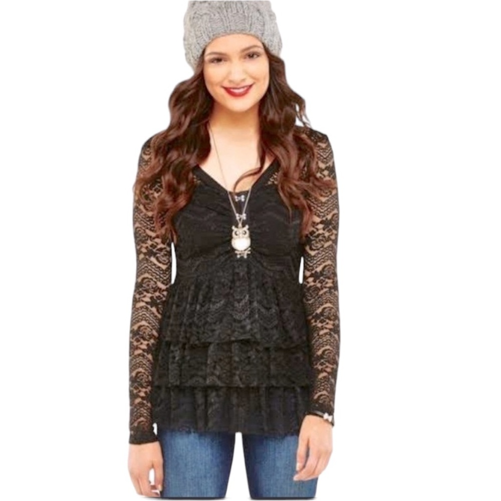 Black Lace Tiered Long-Sleeve Women's Top